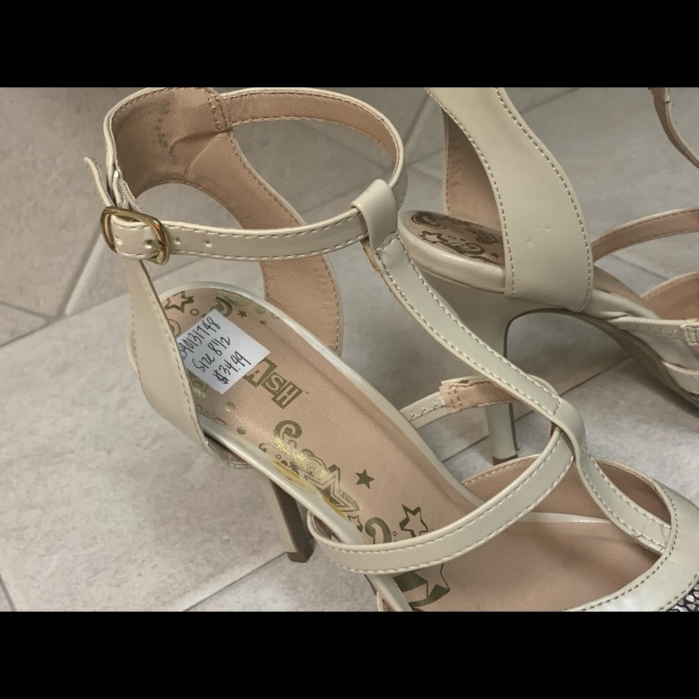 STYLISH HIGH HEELS BY TRASH (size 8 /2) - Picture 3 of 11